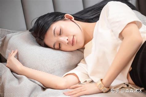 為什麼不能睡在樑柱下|睡在樑下影響睡眠品質？風水專家教你化解樑柱煞氣